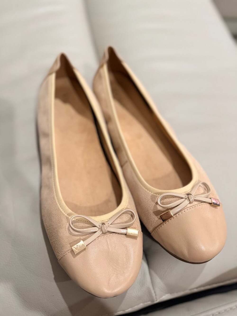 Vionic Minna Beige Leather Cap Toe Ballet Flats Size 11